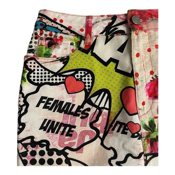 ASOS DESIGN denim skirt in art print US size 6; UK size 10. Unique Art. - Picture 4 of 7